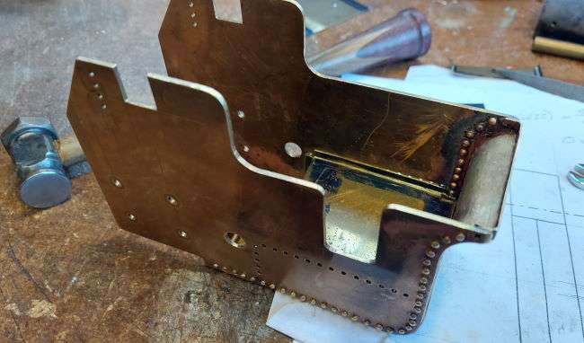 hornplates and tender for the Burrell