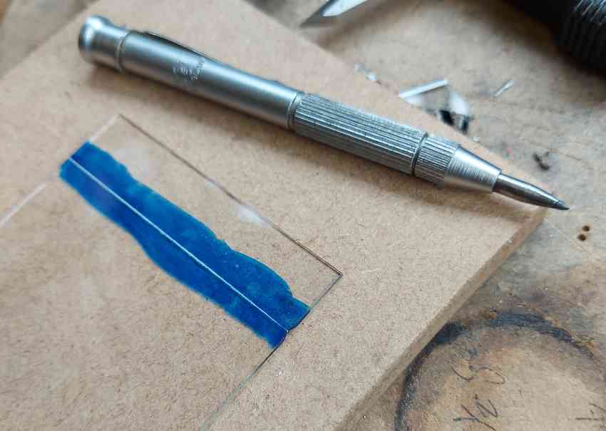 marking and cutting glass